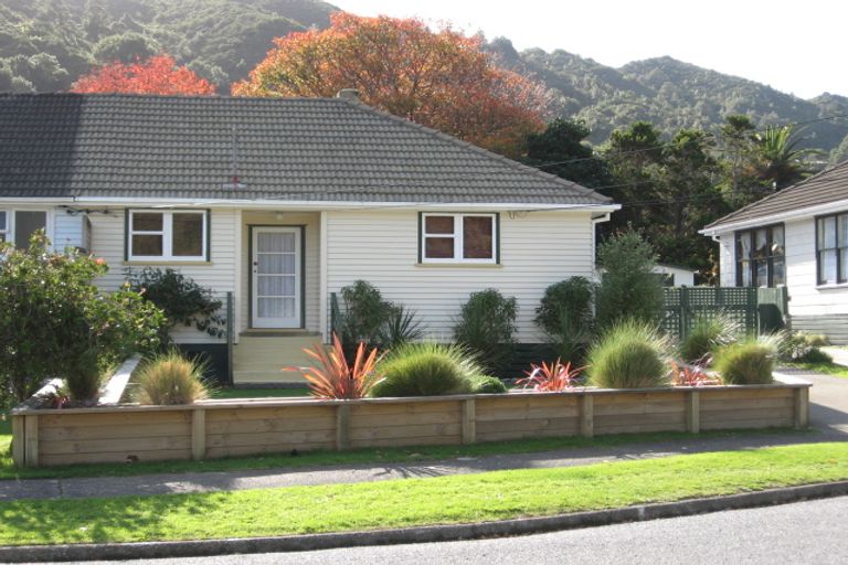 Photo of property in 5 Prebble Grove, Naenae, Lower Hutt, 5011