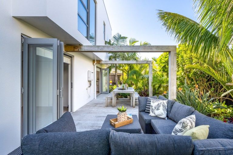 Photo of property in 8 The Parade, Bucklands Beach, Auckland, 2012