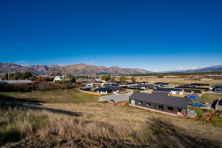 Photo of property in 17 Magpie Place, Lake Hawea, 9382