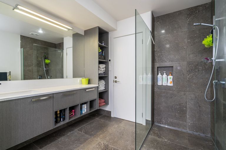 Photo of property in 64 Severn Street, Island Bay, Wellington, 6023