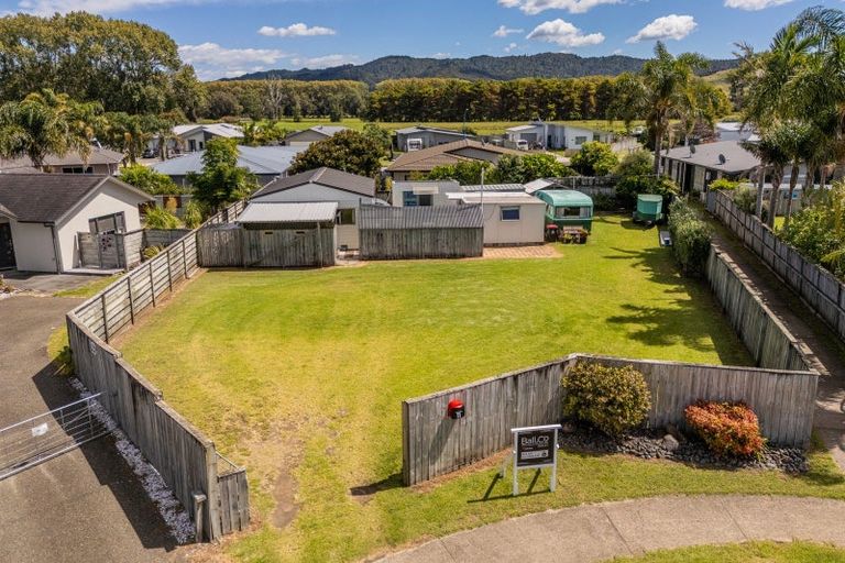 Photo of property in 11 Dotterel Place, Whitianga, 3510