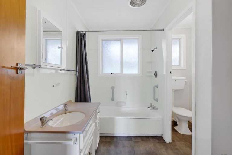 Photo of property in 2a Seyton Street, Stratford, 4332