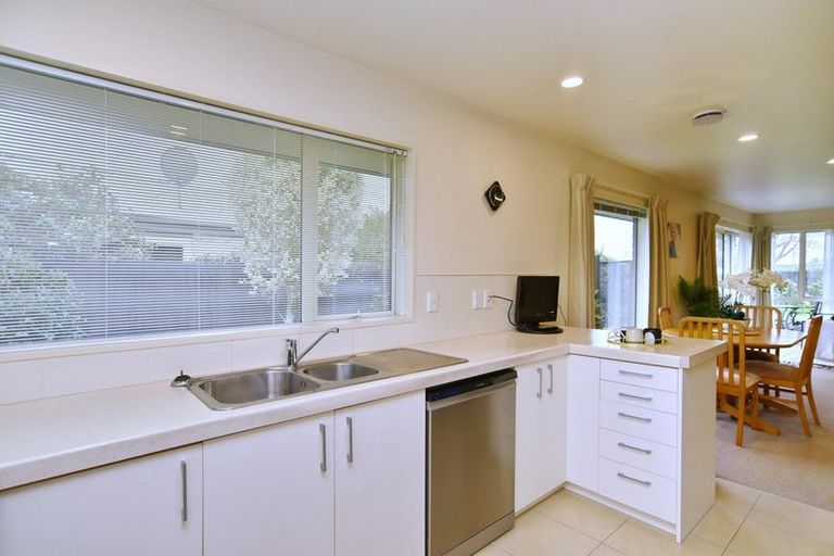 Photo of property in 66 Mauger Drive, Heathcote Valley, Christchurch, 8022