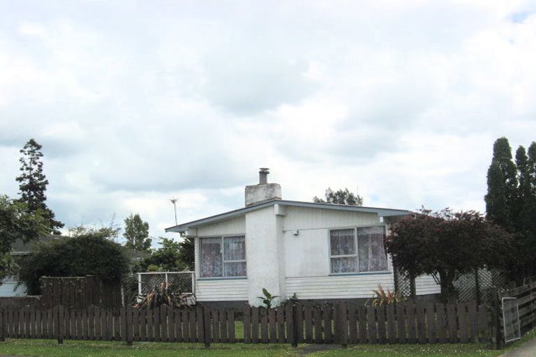 Photo of property in 15 Burbank Avenue, Manurewa, Auckland, 2102