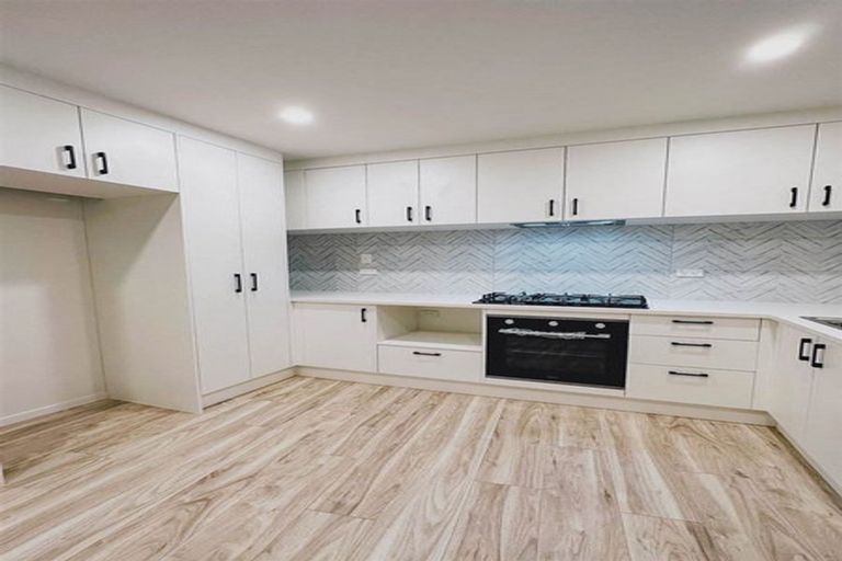 Photo of property in 21f Craigbank Avenue, New Lynn, Auckland, 0600