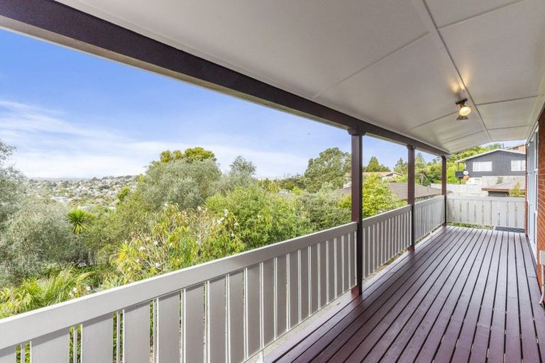 Photo of property in 35 Gretel Place, Hillcrest, Auckland, 0627