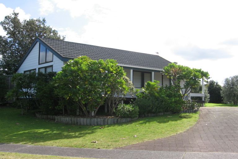 Photo of property in 5 Claxton Avenue, Pauanui, Hikuai, 3579