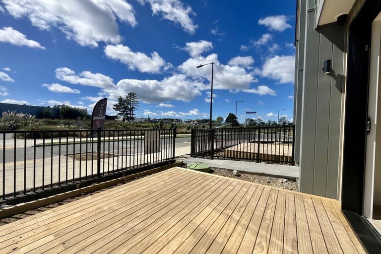 Photo of property in 128 Vintry Drive, Kumeu, 0810