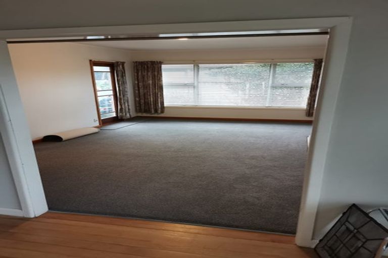 Photo of property in 17 Eglinton Street, Avondale, Christchurch, 8061