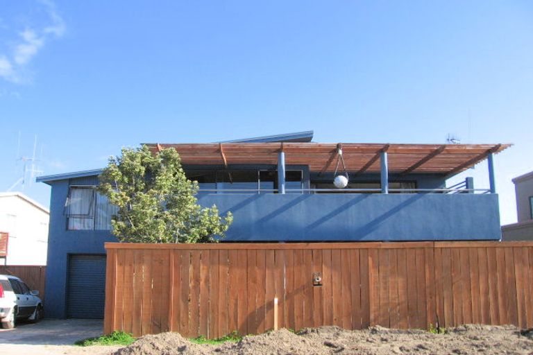 Photo of property in 82 Karewa Parade, Papamoa Beach, Papamoa, 3118