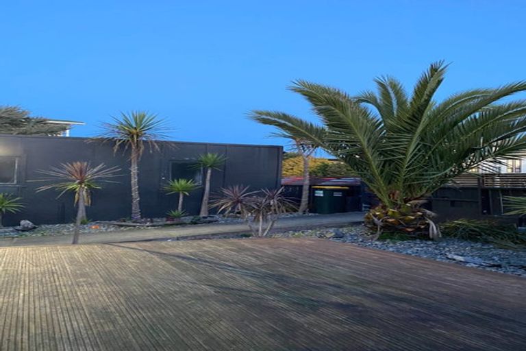 Photo of property in 1 Toru Road, Paraparaumu Beach, Paraparaumu, 5032