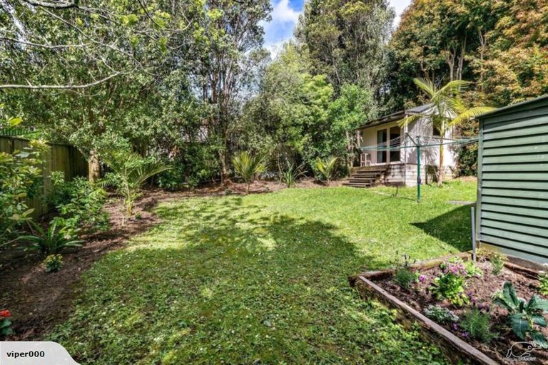 Photo of property in 8 Rosecamp Road, Beach Haven, Auckland, 0626