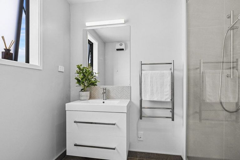 Photo of property in 43 Holystone Road, Whitby, Porirua, 5024