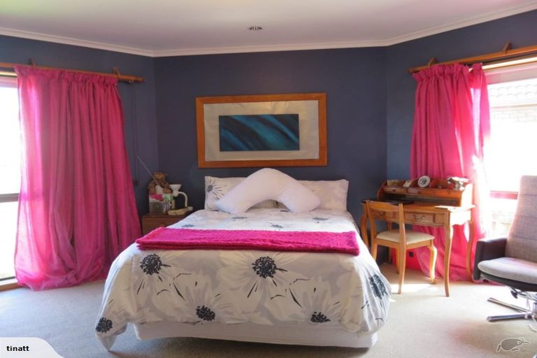 Photo of property in 3 Pahiatua Street, Hokowhitu, Palmerston North, 4410