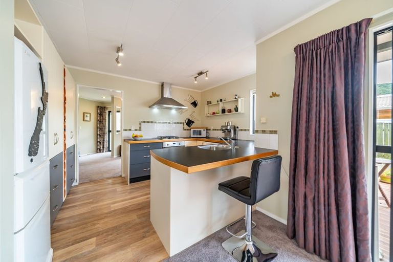 Photo of property in 30 Delaware Grove, Totara Park, Upper Hutt, 5018