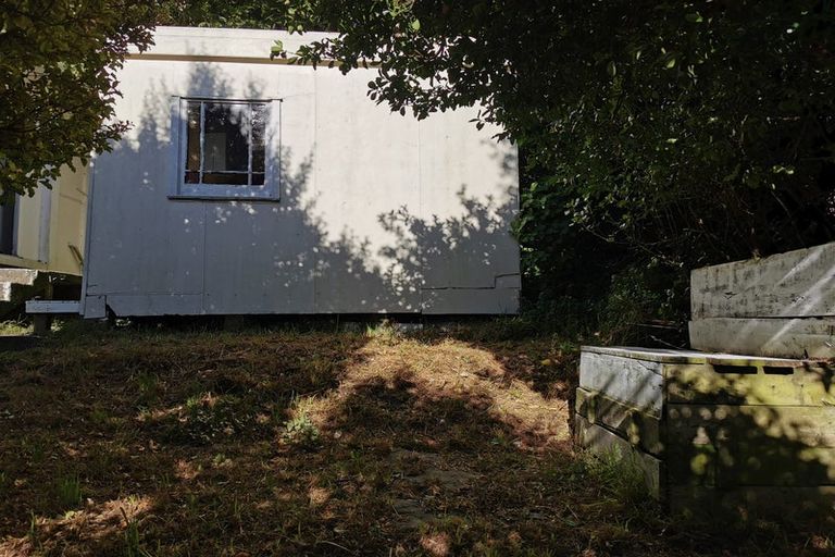 Photo of property in 88 Newlands Road, Newlands, Wellington, 6037