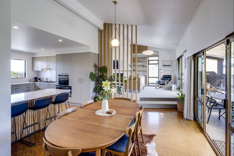 Photo of property in 2 Colenso Avenue, Hospital Hill, Napier, 4110