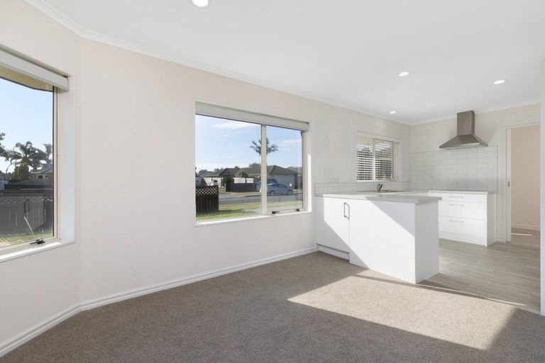 Photo of property in 142 Evans Road, Papamoa Beach, Papamoa, 3118