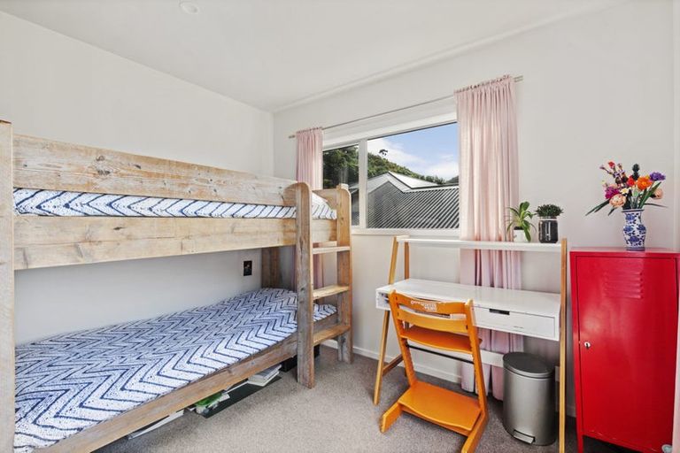 Photo of property in 16a Rarangi Way, Owhiro Bay, Wellington, 6023