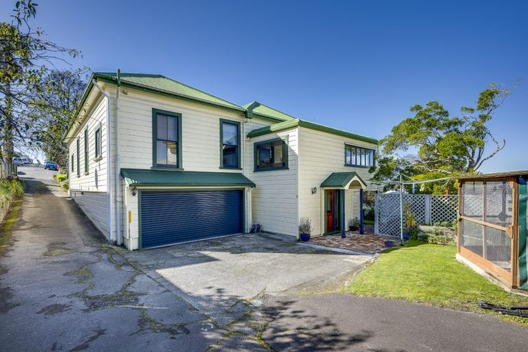 Photo of property in 2 Cobden Crescent, Bluff Hill, Napier, 4110