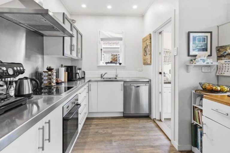 Photo of property in 29 Parata Street, Hokowhitu, Palmerston North, 4410