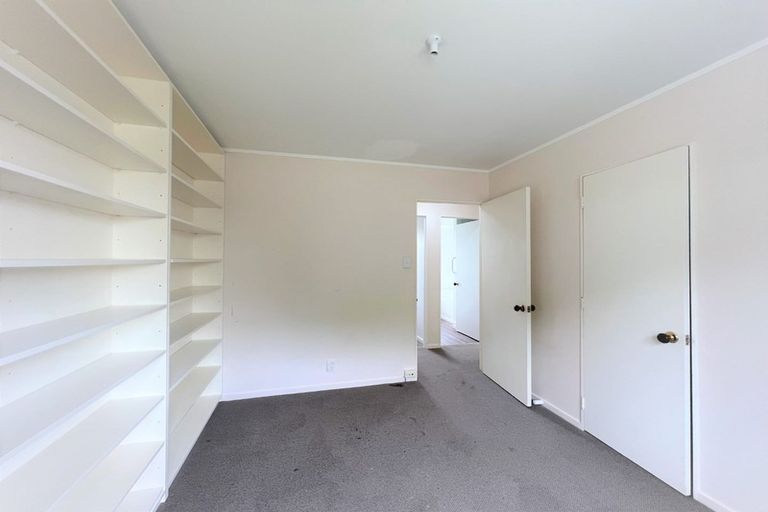 Photo of property in 2/18 Mirovale Place, Totara Vale, Auckland, 0629