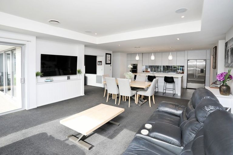 Photo of property in 28 Northside Drive, Waikiwi, Invercargill, 9810