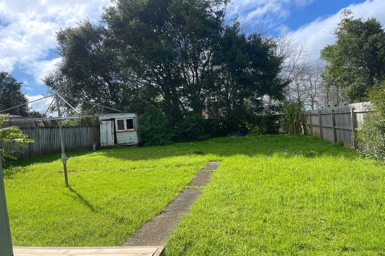 Photo of property in 37 Miro Street, New Lynn, Auckland, 0600