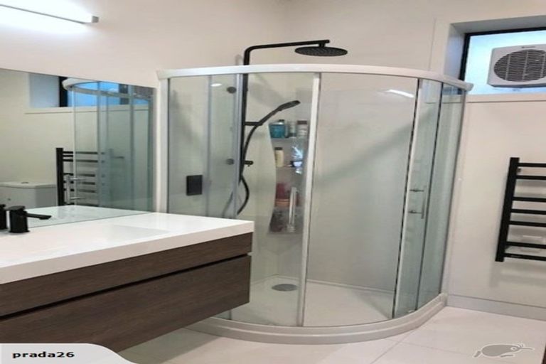 Photo of property in 43a Isobel Road, Greenhithe, Auckland, 0632