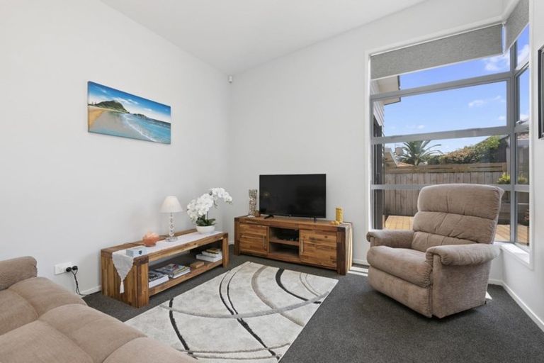 Photo of property in 14 Hugo Way, Papamoa Beach, Papamoa, 3118