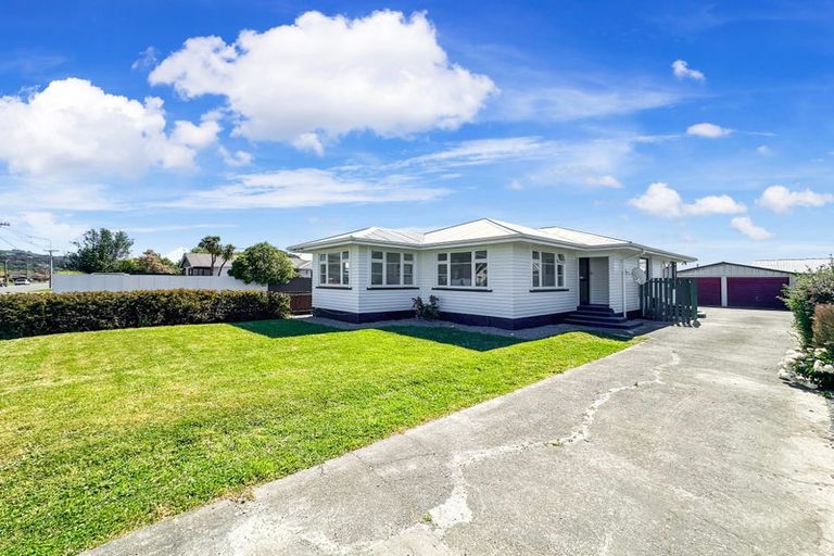 Photo of property in 77 Hargood Street, Woolston, Christchurch, 8062