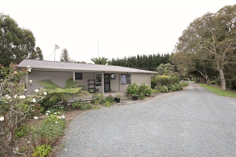 Photo of property in 21 Raumai Road, Bulls, 4894