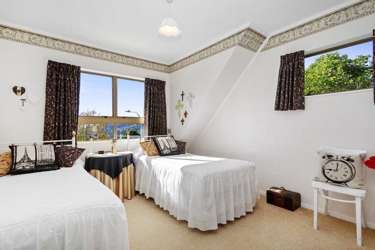 Photo of property in 34 Greyfriars Crescent, Tawa, Wellington, 5028