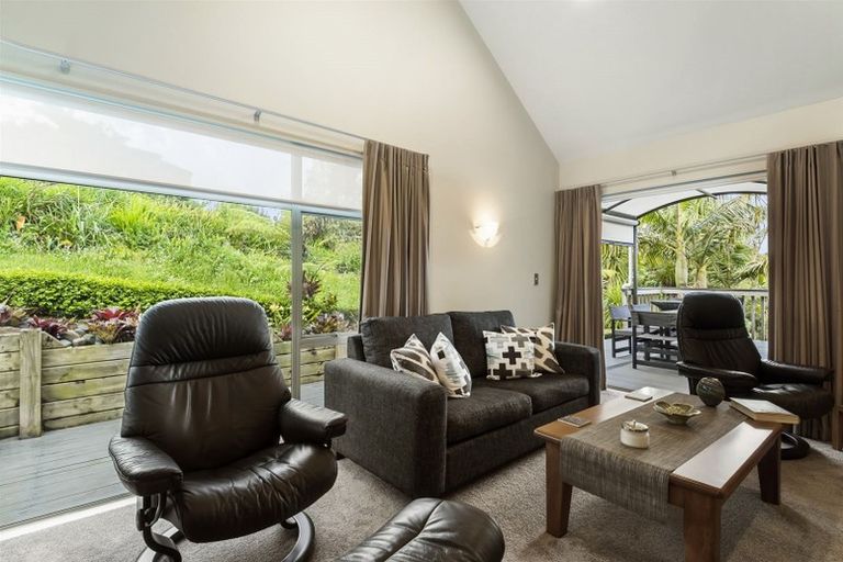 Photo of property in 23a Lake Road, Northcote, Auckland, 0627