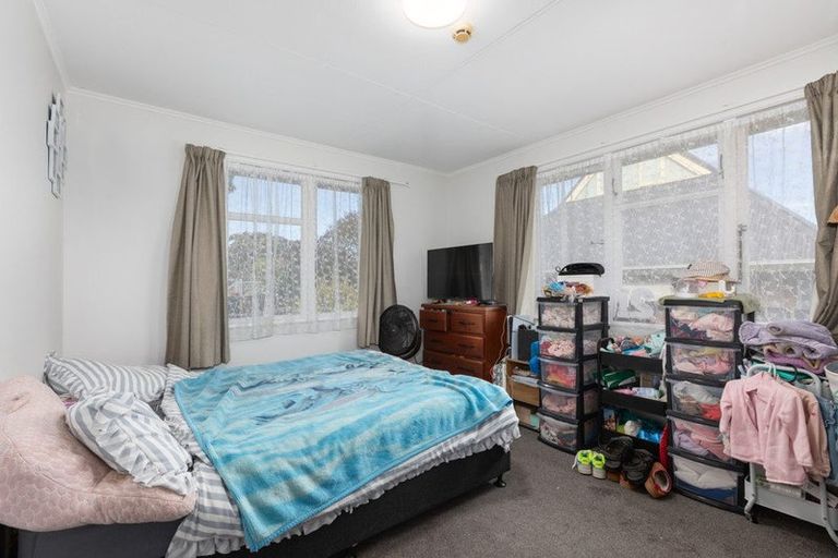 Photo of property in 126 Corinna Street, Waitangirua, Porirua, 5024