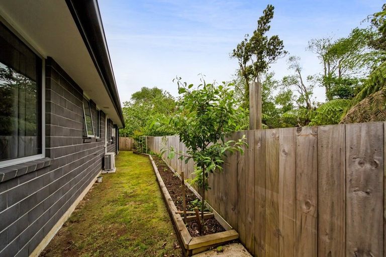 Photo of property in 8 Garrett Drive, Whalers Gate, New Plymouth, 4310