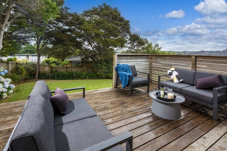 Photo of property in 2/40a Blakeborough Drive, Forrest Hill, Auckland, 0620