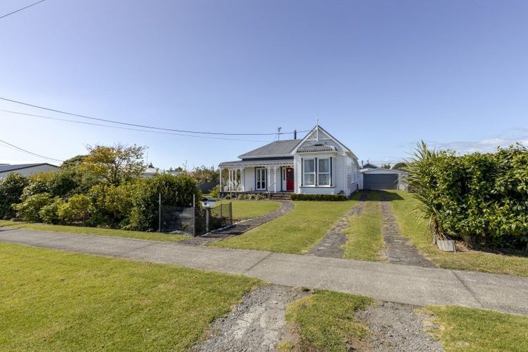 Photo of property in 14 Mouatt Street, Waitara, 4320