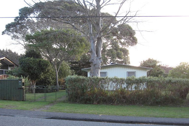 Photo of property in 37 Leinster Avenue, Raumati South, Paraparaumu, 5032