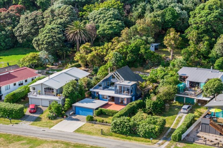 Photo of property in 8 Makorori Beach Road, Makorori, Gisborne, 4073