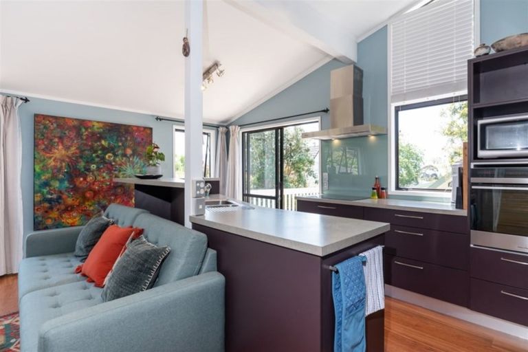 Photo of property in 1/141 Weatherly Road, Torbay, Auckland, 0630