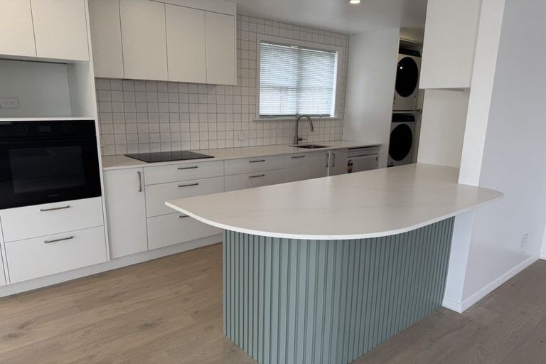 Photo of property in 198 Whites Line East, Waiwhetu, Lower Hutt, 5010