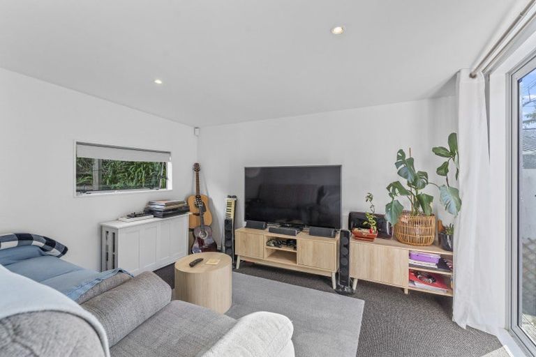 Photo of property in 61 Renown Road, Raumati South, Paraparaumu, 5032