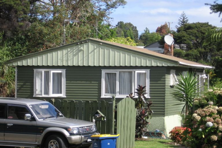 Photo of property in 35 Drome View Place, Beach Haven, Auckland, 0626
