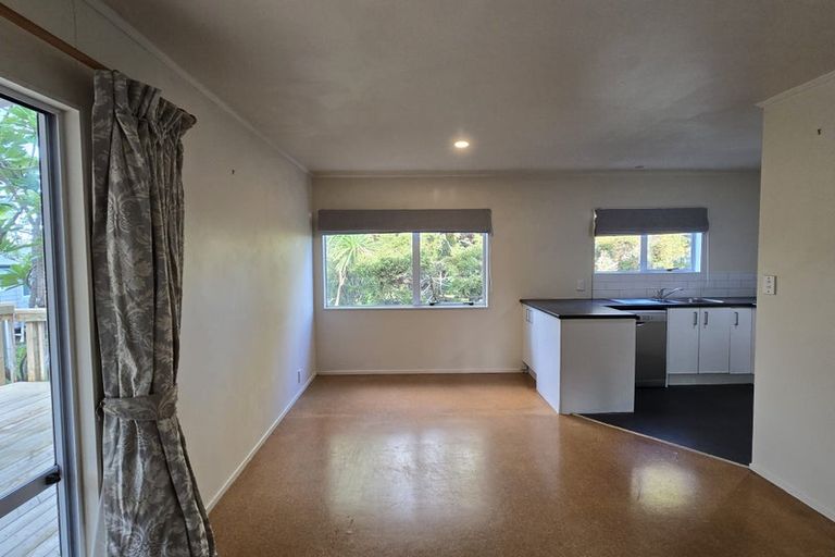 Photo of property in 218 Wade River Road, Wade Heads, Whangaparaoa, 0932