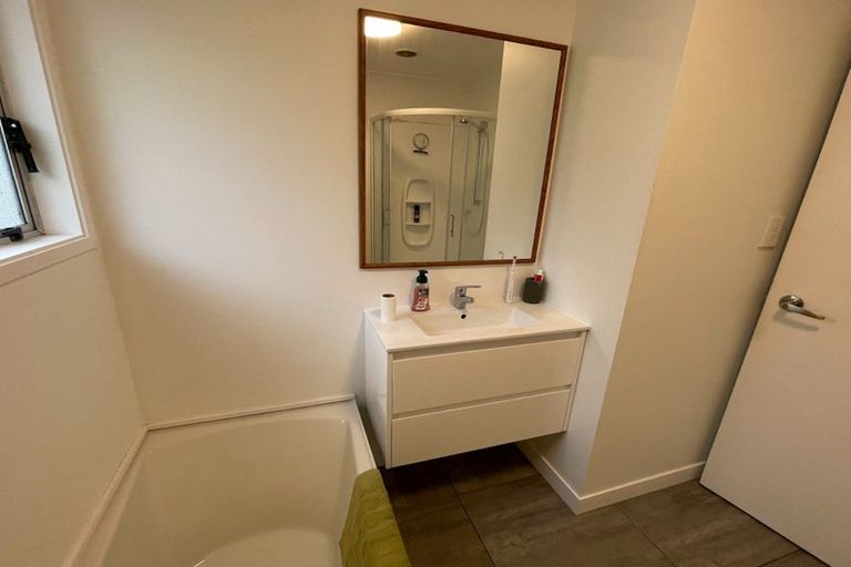 Photo of property in 13 Oaklands Grove, Clouston Park, Upper Hutt, 5018