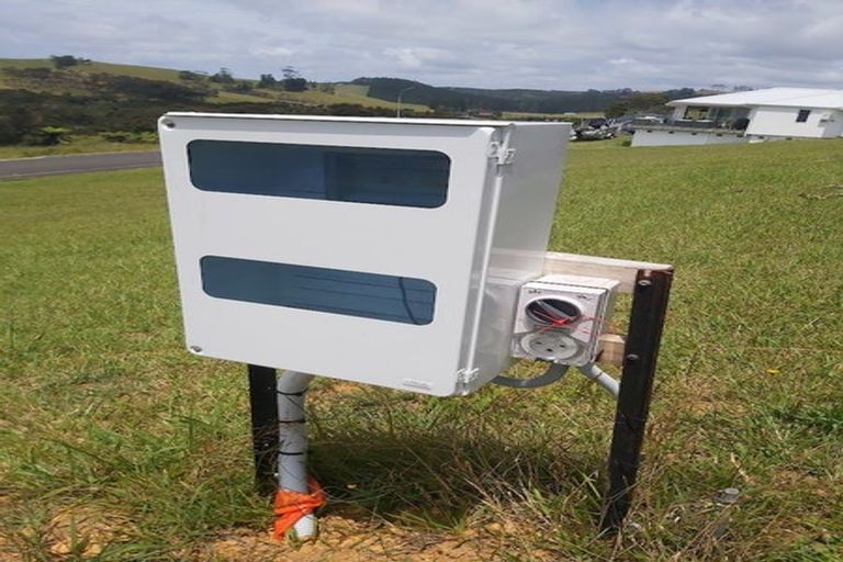 Photo of property in 4 Lori Lane, Coopers Beach, 0420