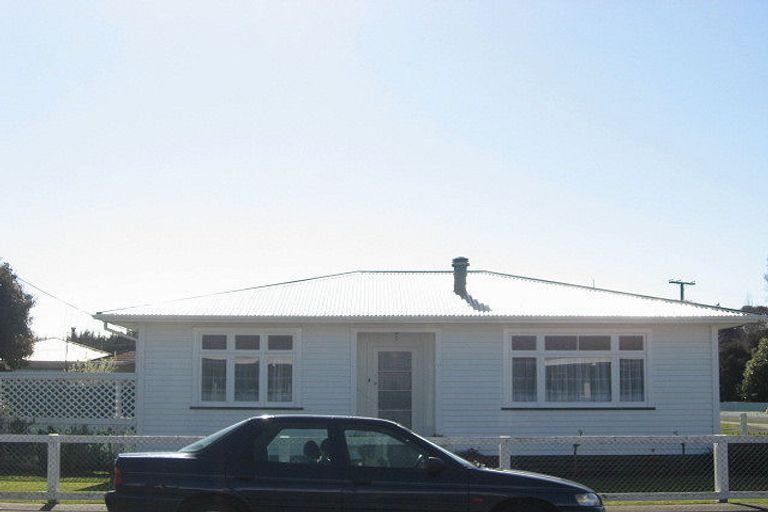 Photo of property in 11 Station Road, Marton, 4710