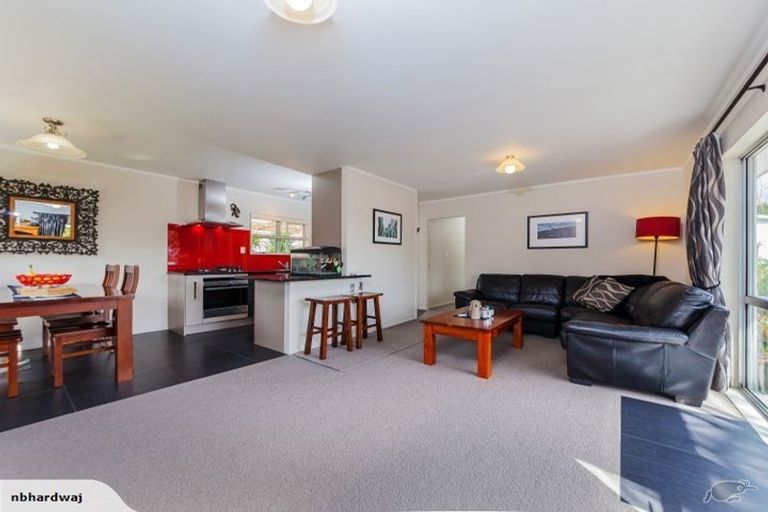 Photo of property in 18 Garton Drive, Massey, Auckland, 0614