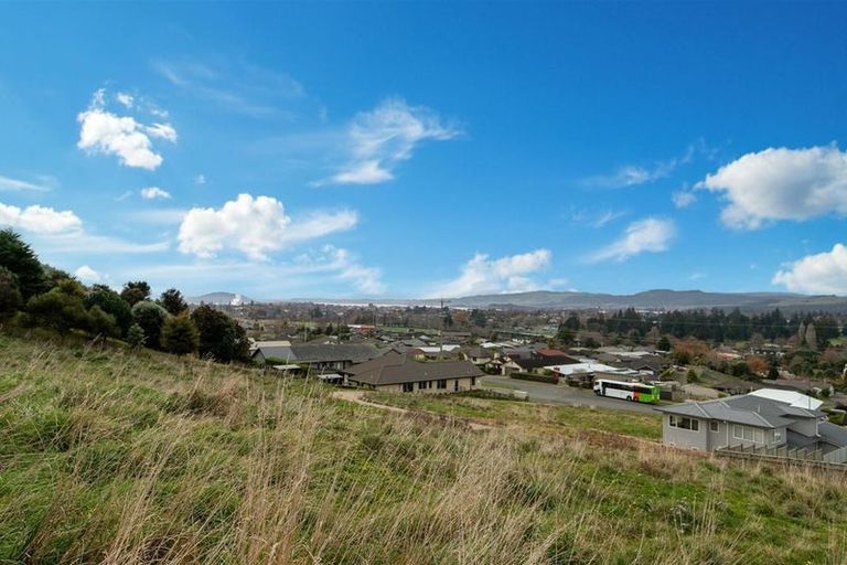 Photo of property in 33 Great Road West, Matipo Heights, Rotorua, 3015